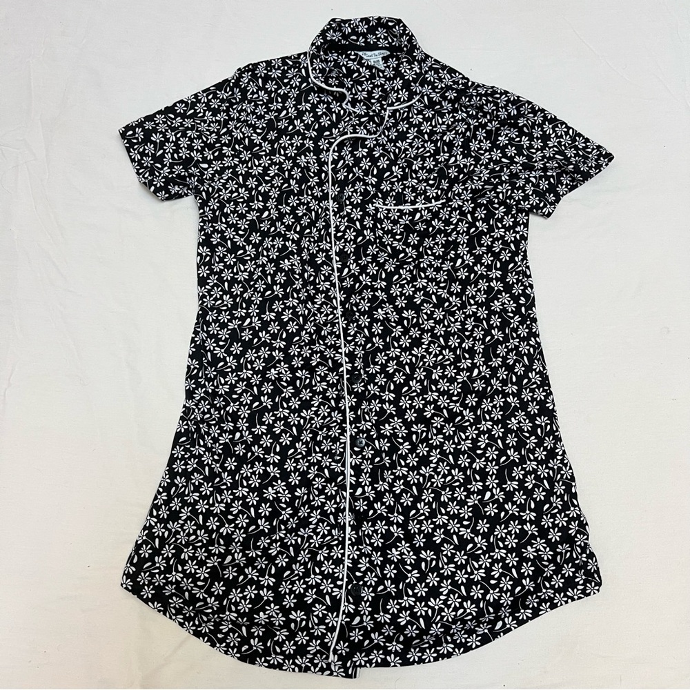 Count The Stars Black Daisy Print Short Sleeve Pajama Shirt - Picture 2 of 6